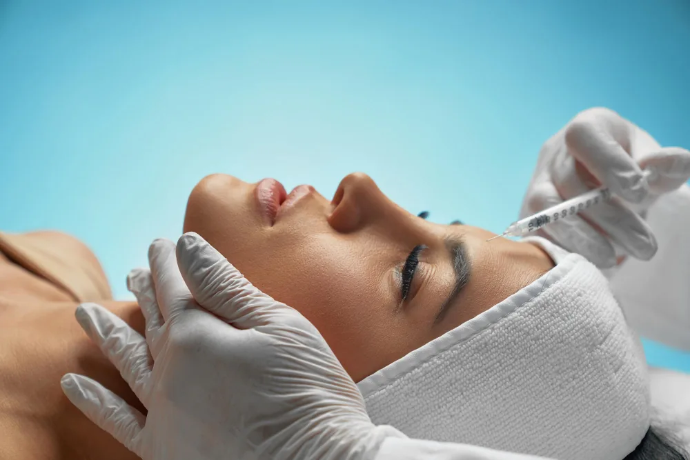 Botox in Berlin: Faltenbehandlung mit erhaltener Mimik – ehrlich erklärt 3 Botox-Behandlung bei Ku'damm Aesthetic in Berlin