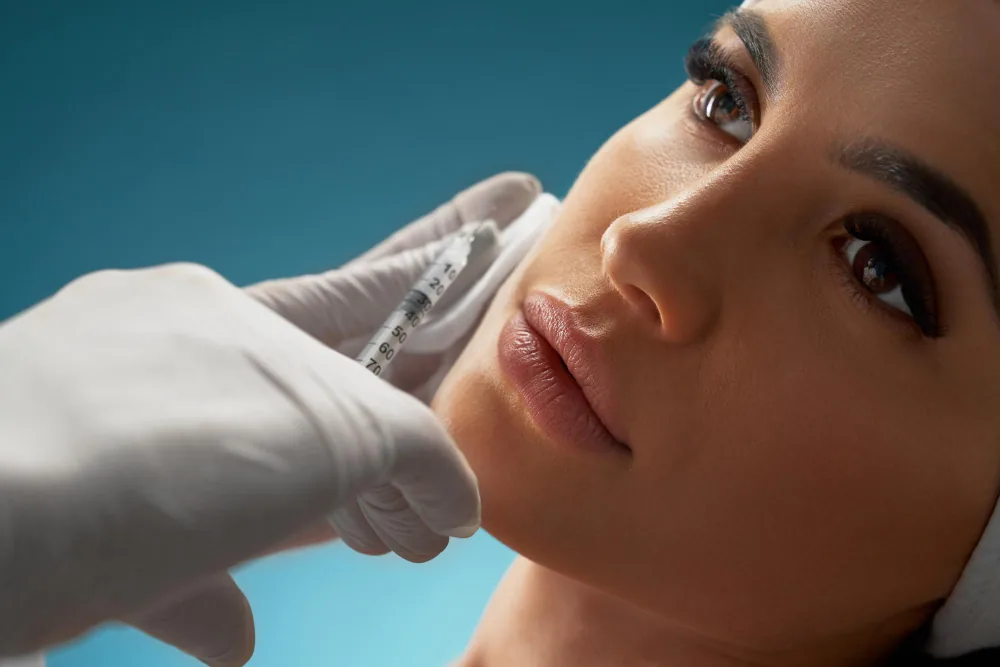 Botox in Berlin: Faltenbehandlung mit erhaltener Mimik – ehrlich erklärt 5 Botox an Stirn und Zornesfalte in Berlin