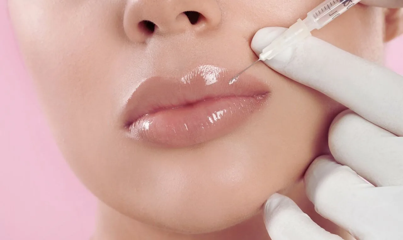 Lippenvolumen aufbauen in Berlin